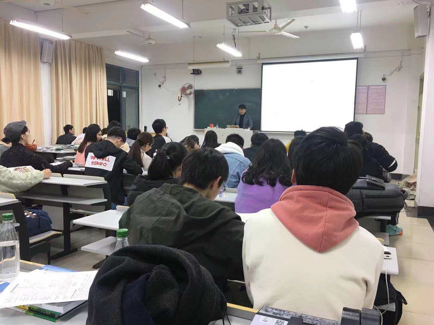 黑料网