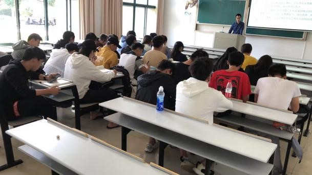 黑料网